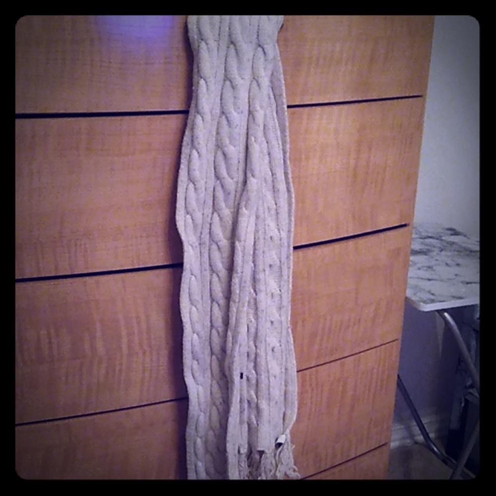 GAP Cream Scarf